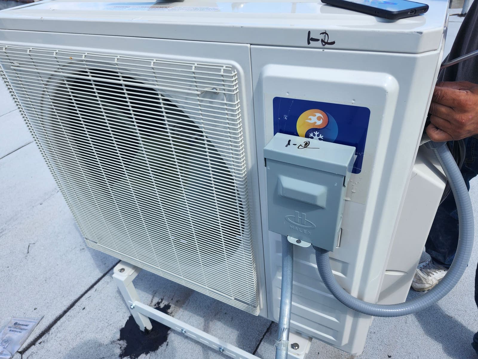 Disconnect and electrical hookup